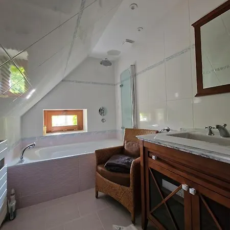 Maison De Charme Pour 4 Personnes, Calme *